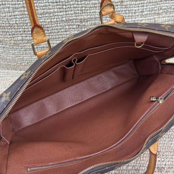 LV Monogram Porte Documents Voyage - Picture 6 of 8